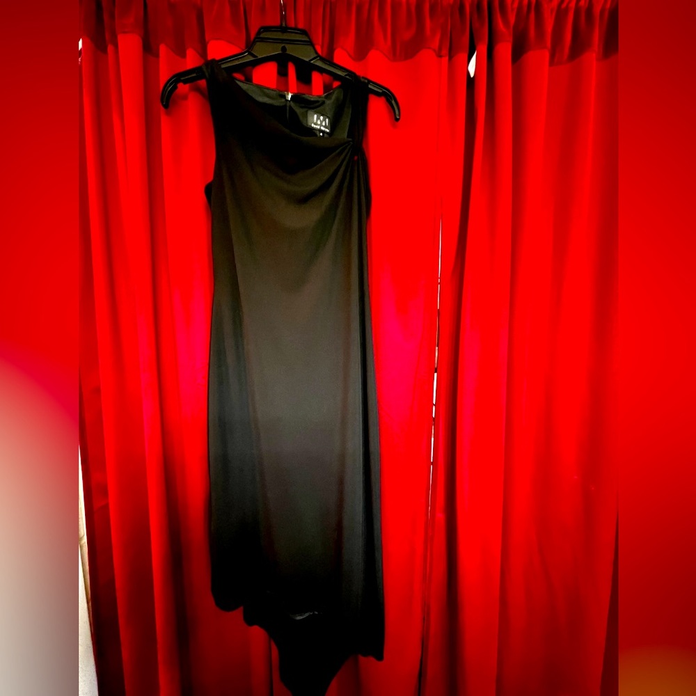 David Meister Black Cocktail Dress. Size 4